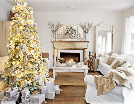 christmas-tree-white-room-htours1206-de1